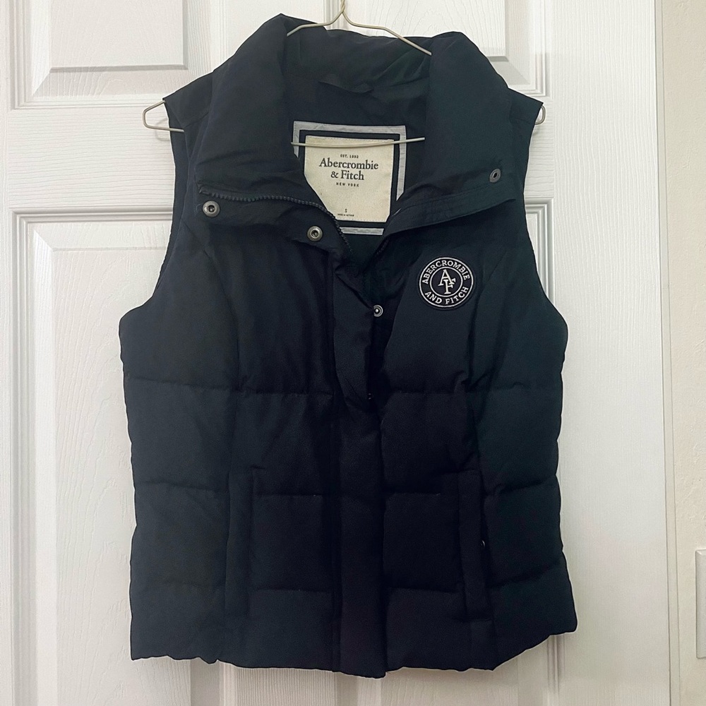 Abercrombie & Fitch Dark Navy Puffer Vest